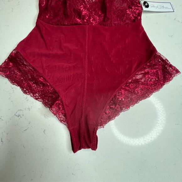Marilyn Monroe New Show Me Off Negligee Stretchy Bodysuit Maroon Size Small - Picture 3 of 16